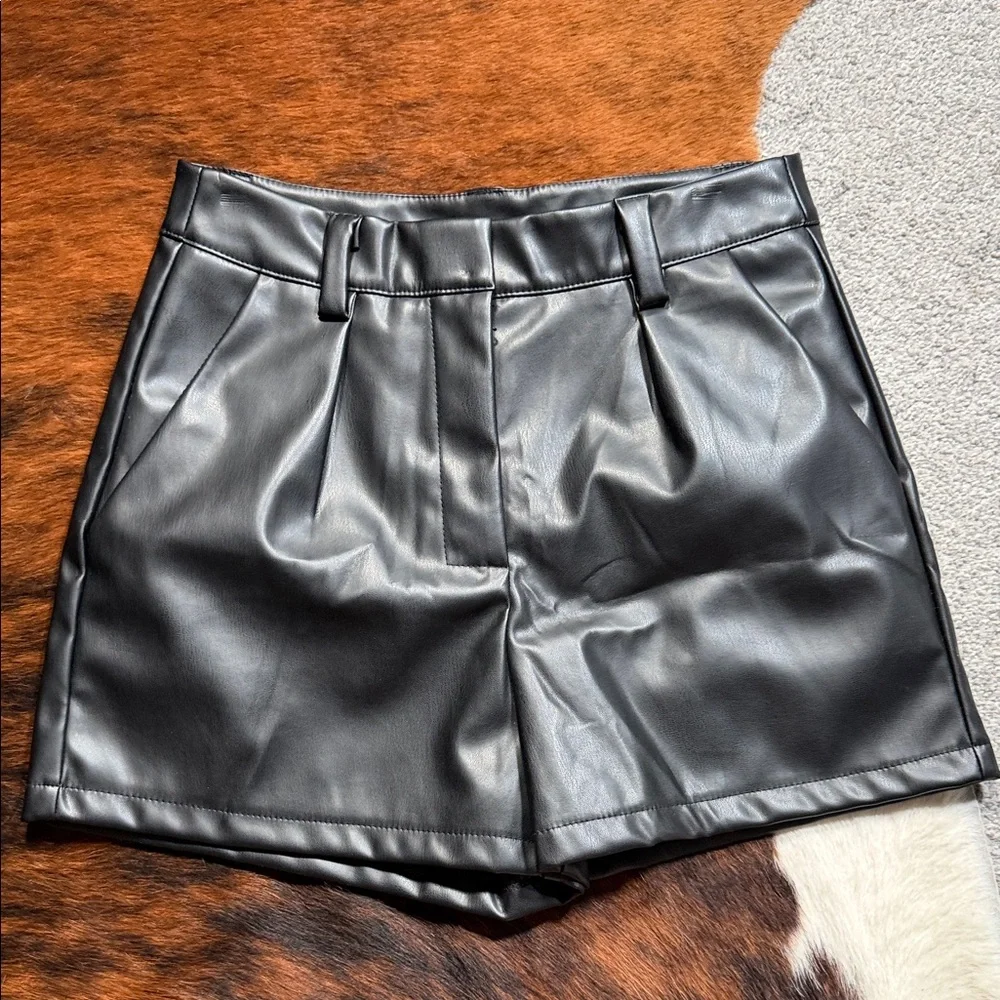 Black Leather Women's Shorts - Picture 1 of 1